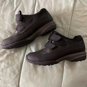 Storm by Cougar Black Slip-on Shoe, Size 7W